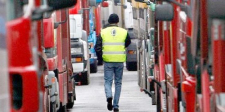 Exportatorii pot face declaraţiile vamale 24 ore din 24
